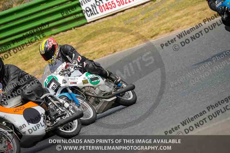 Vintage motorcycle club;eventdigitalimages;mallory park;mallory park trackday photographs;no limits trackdays;peter wileman photography;trackday digital images;trackday photos;vmcc festival 1000 bikes photographs